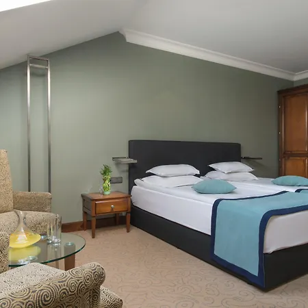 Rosslyn Thracia Hotel 4*