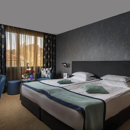 Rosslyn Thracia מלון 4*