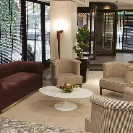 Rosslyn Thracia Hotel