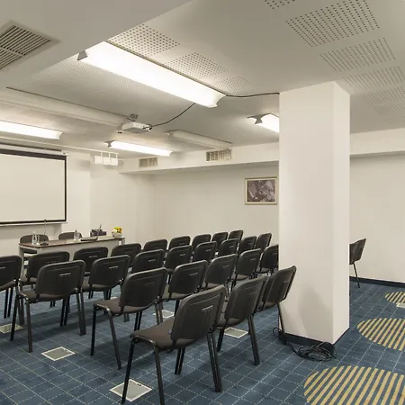 Rosslyn Thracia Hotel