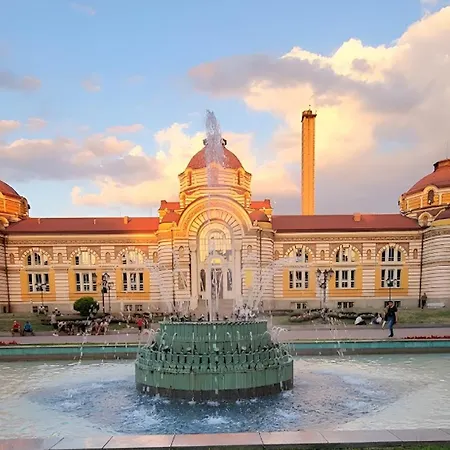 Rosslyn Thracia Hotel