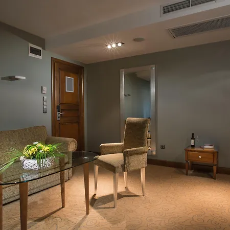 Hotel Rosslyn Thracia