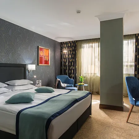 Hotel Rosslyn Thracia