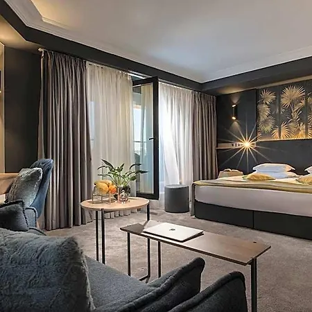 Rosslyn Thracia Sofia
