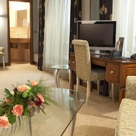 Hotel Rosslyn Thracia 4*