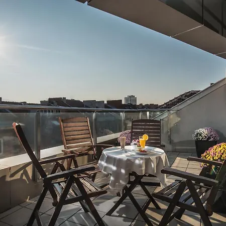 Rosslyn Thracia Sofia