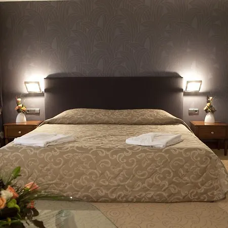 Rosslyn Thracia 4*