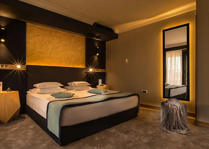 Rosslyn Thracia Hotel