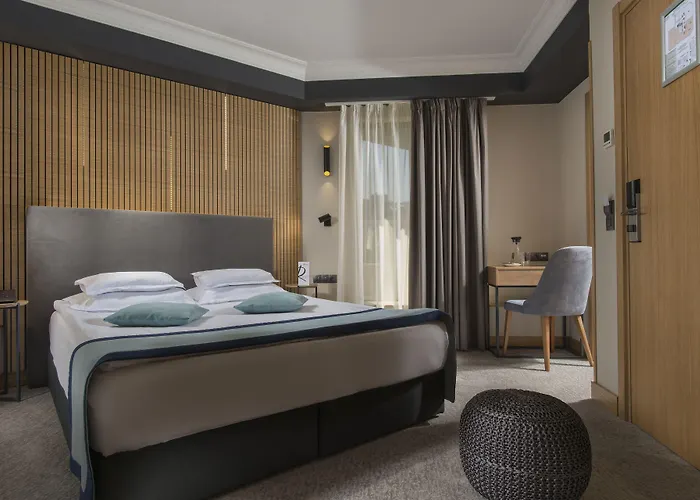 Rosslyn Thracia Sofia